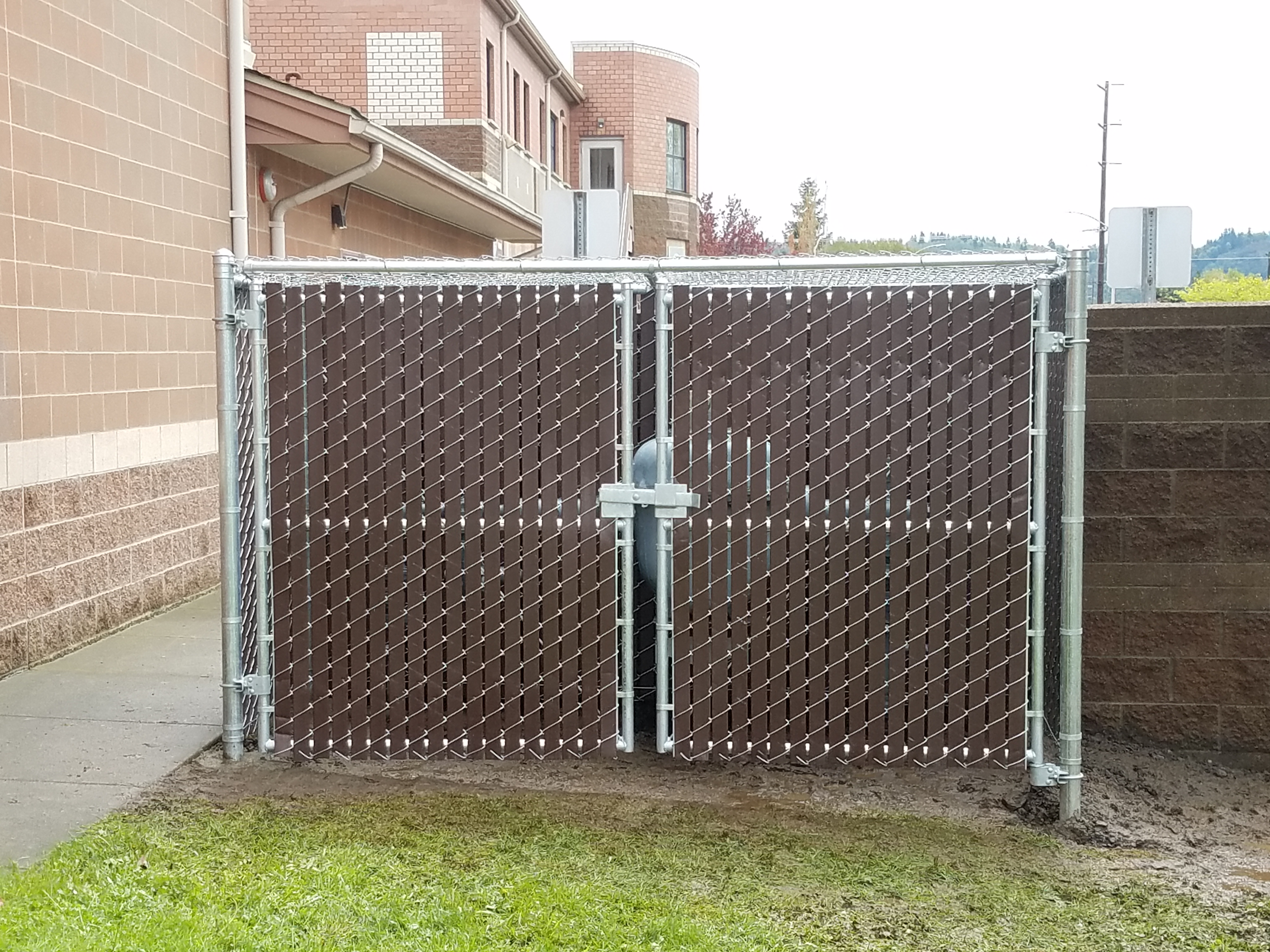 commercial 6ft slatted privacy chain link..